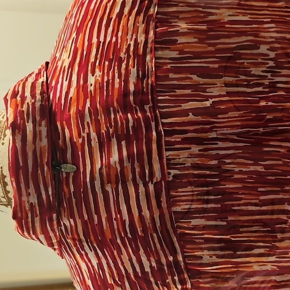 Liz Claiborne Red and White Patterned Sleeveless Top - Picture 7 of 10